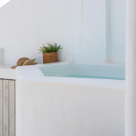Libero Suites-private Jetted Tub- Adults Only *